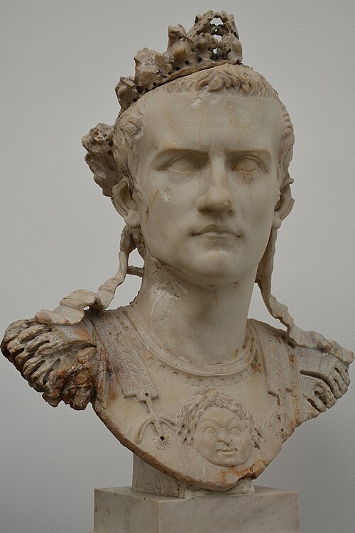 Caligola nominò senatore un cavallo? La vera storia